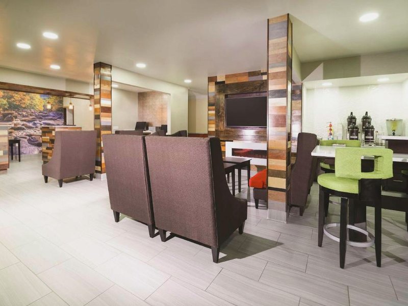 La Quinta Inn by Wyndham Calhoun South I-75の写真