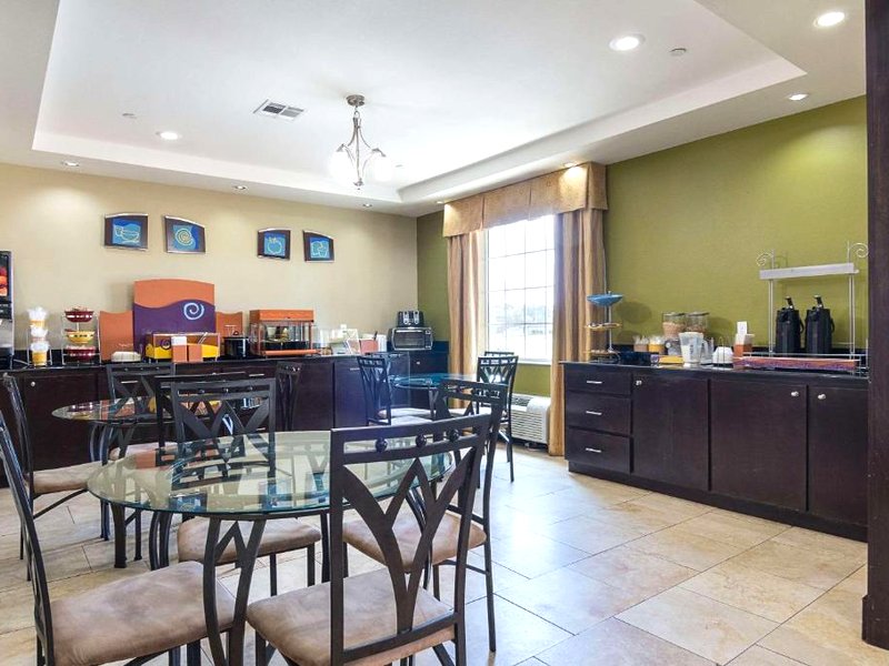 ロードウェイ イン&スイーツ ウインドフィールド (RODEWAY INN & SUITES WINNFIELD)の写真