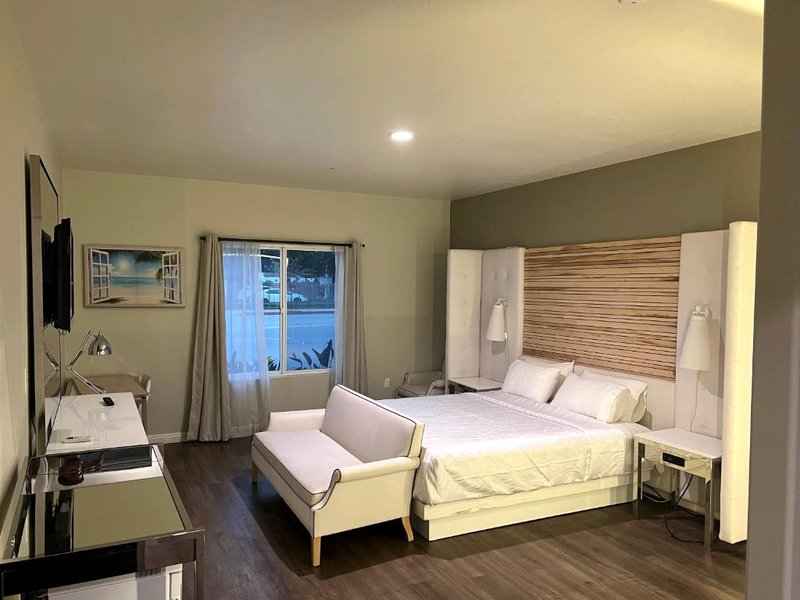 ASPIRE INN & SUITES Orangeの写真