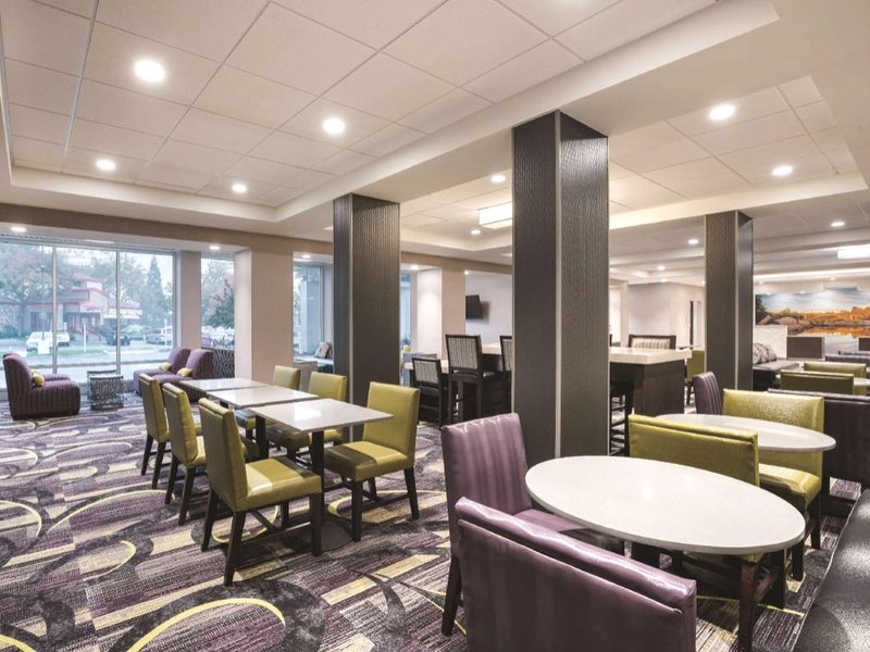 ラ キンタ イン&スイーツ バイ ウィンダム ランチョ コルドバ サクラメント (La Quinta Inn & Suites by Wyndham Rancho Cordova Sacramento)の写真