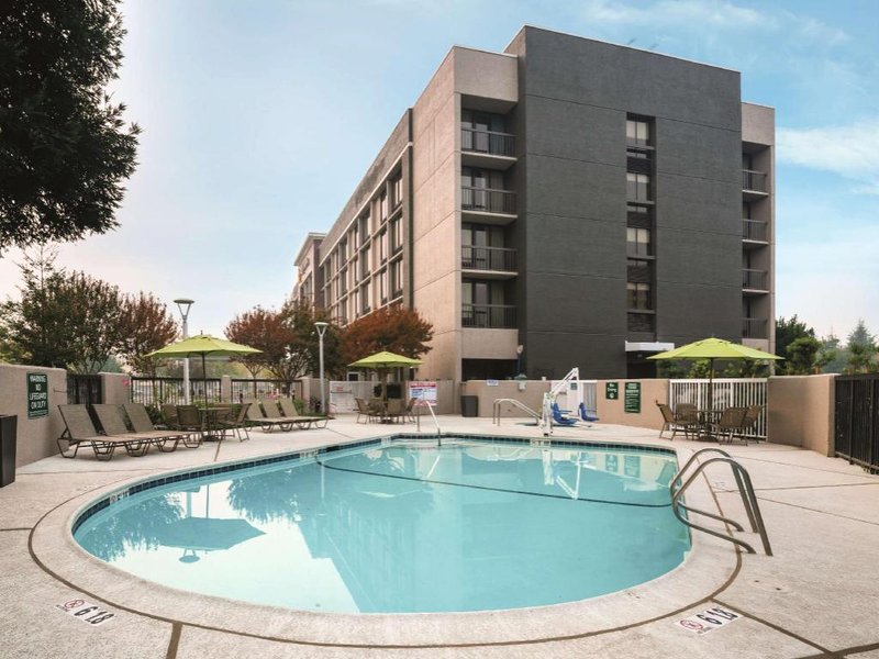 ラ キンタ イン&スイーツ バイ ウィンダム ランチョ コルドバ サクラメント (La Quinta Inn & Suites by Wyndham Rancho Cordova Sacramento)の写真