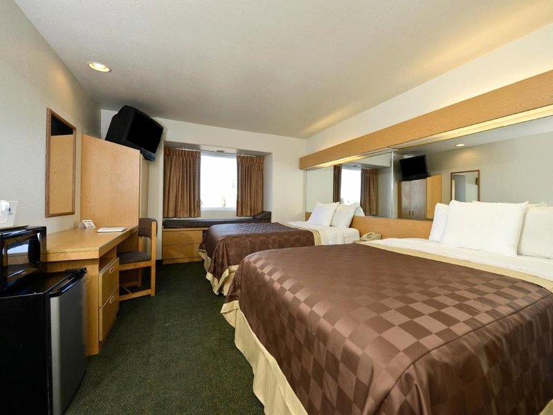 アメリカズ ベスト バリュー イン&スイーツ エイダ (Americas Best Value Inn & Suites Ada)の写真