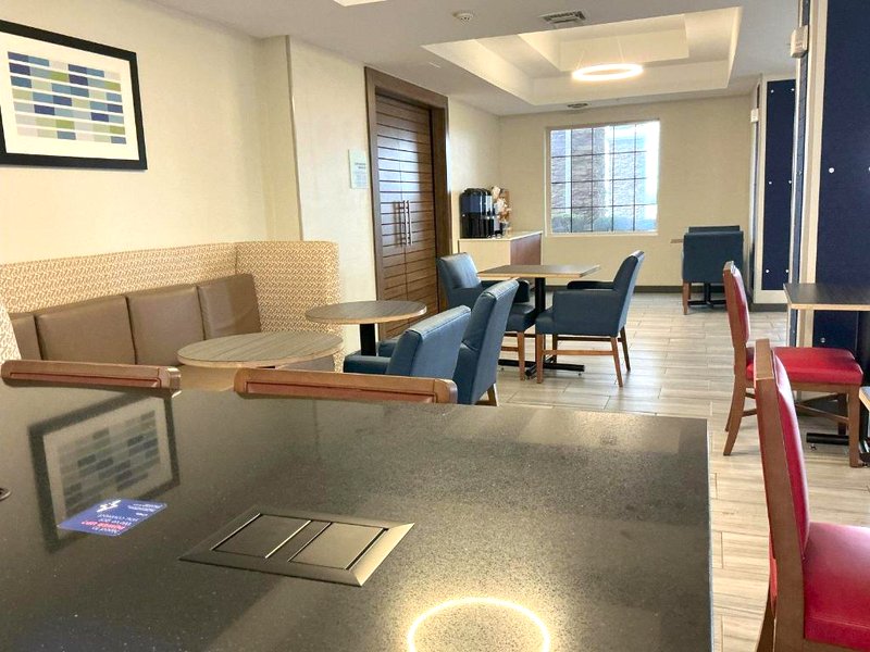 Holiday Inn Express Hotel and Suites Ada By IHGの写真