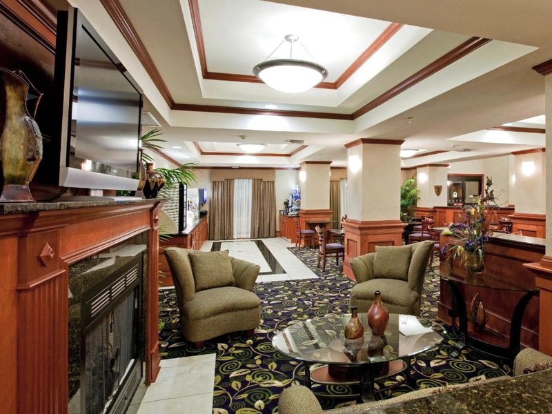 Holiday Inn Express Hotel and Suites Ada By IHGの写真