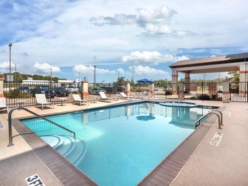 ベスト ウェスタン カーセッジ イン&スイーツ (Best Western Carthage Inn & Suites)の写真