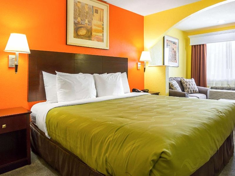Quality Inn Carthageの写真