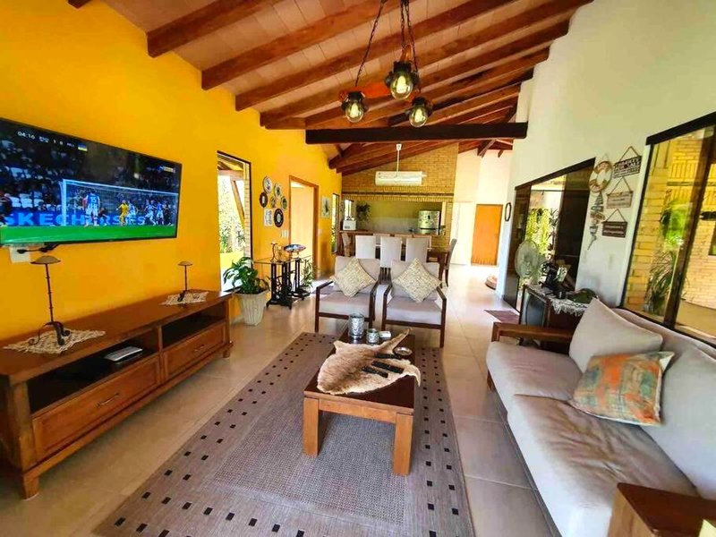 Casa con Piscina, Quincho, Cancha de Futbol/Volleyの写真