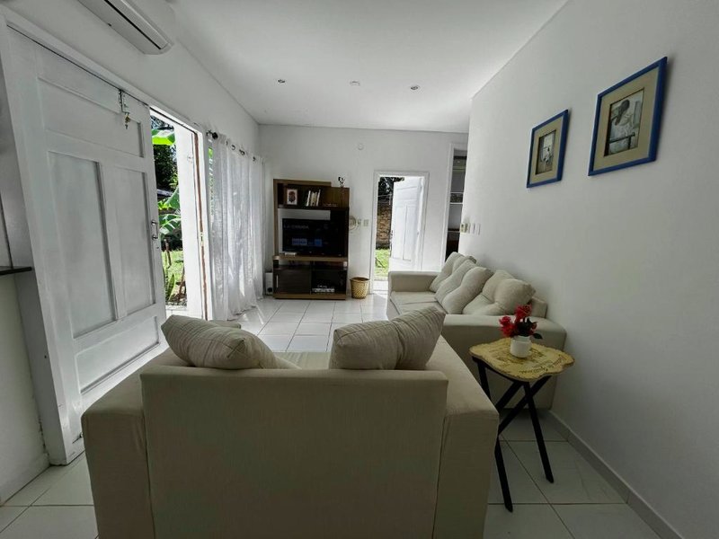 Casa en San Bernardino en Venta y Alquiler con Cancha de futbol, parrilla y piscina zona la Alemana の写真