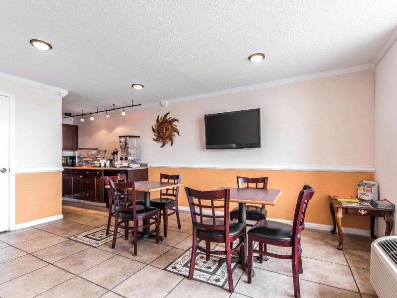 ロードウェイ イン (Rodeway Inn)の写真