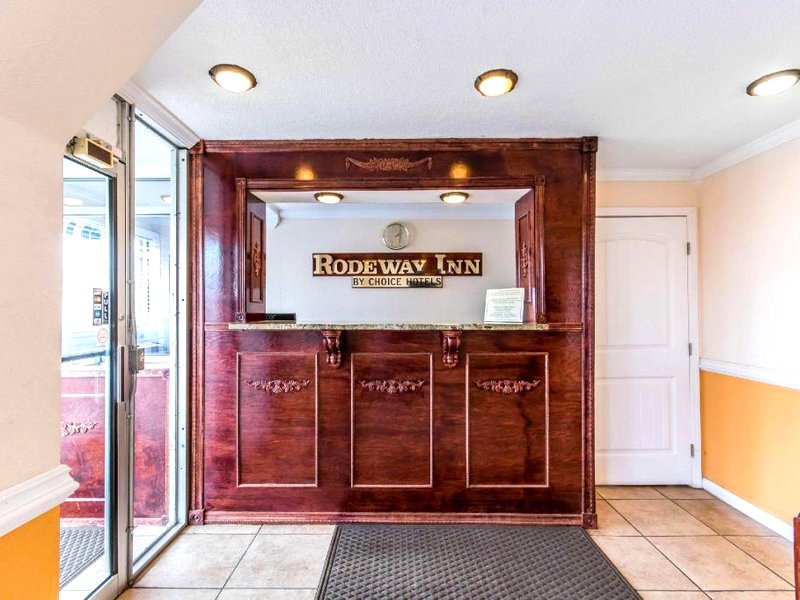ロードウェイ イン (Rodeway Inn)の写真