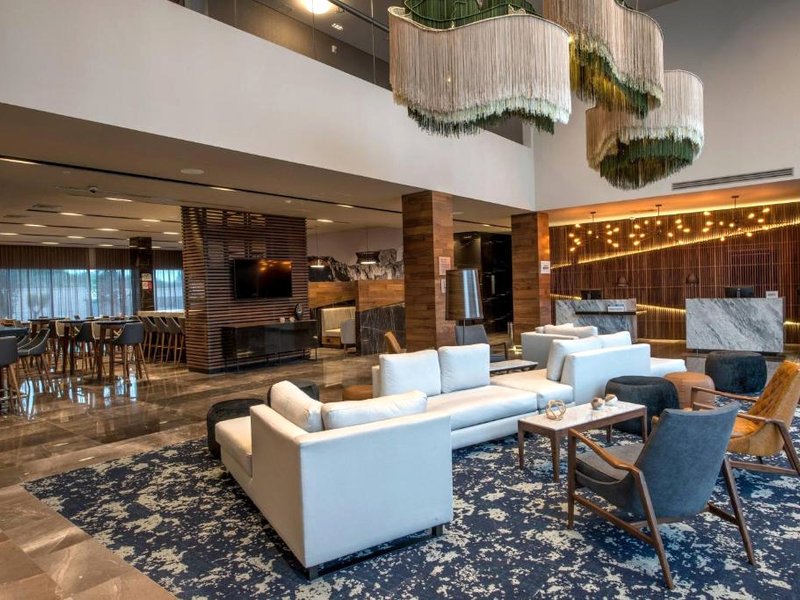 Courtyard by Marriott San Luis Potosi, Los Lagosの写真