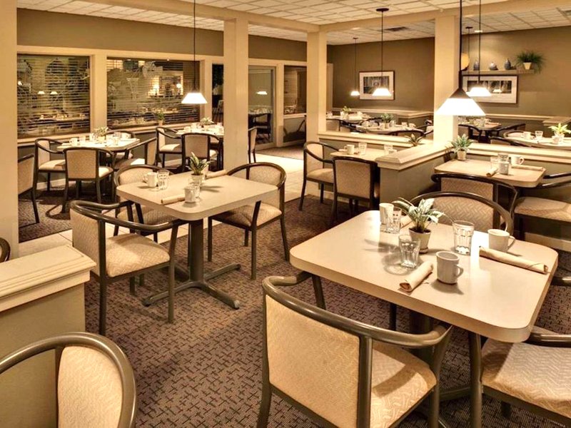 ラマダ グランド アイランド (Ramada By Wyndham Midtown Grand Island)の写真