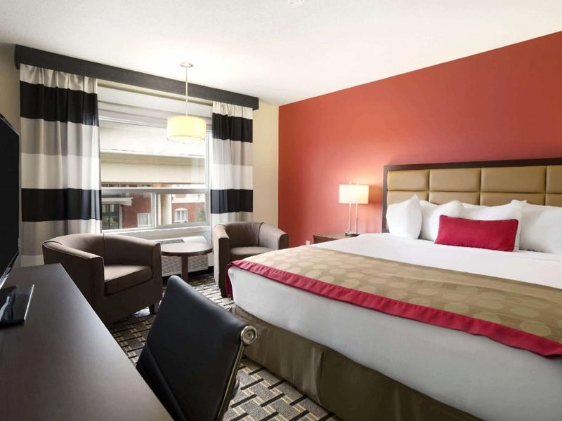 ラマダ バイ ウィンダム エドソン (Ramada by Wyndham Edson)の写真