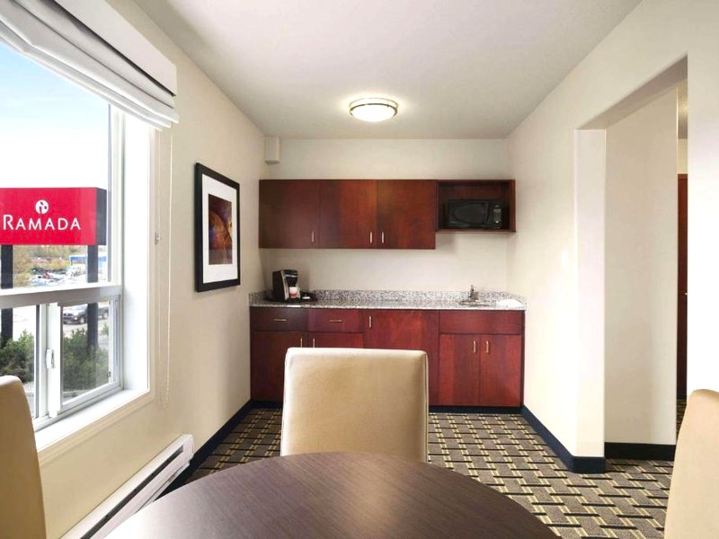 ラマダ バイ ウィンダム エドソン (Ramada by Wyndham Edson)の写真