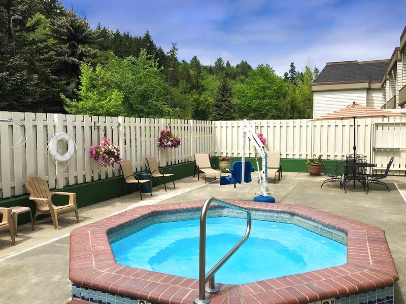 ゲストハウス イン&スイーツ ポールスボー (GuestHouse Inn & Suites Poulsbo)の写真