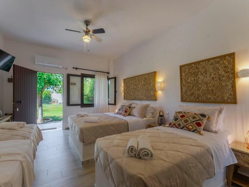SKYROS AVRA Residencesの写真