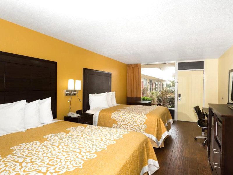 デイズ イン&スイーツ バイ ウィンダム ポート リッチー (Days Inn & Suites by Wyndham Port Richey)の写真