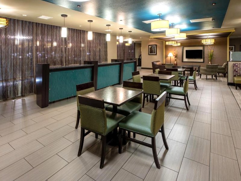 La Quinta Inn & Suites by Wyndham Durantの写真