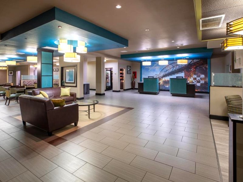 La Quinta Inn & Suites by Wyndham Durantの写真