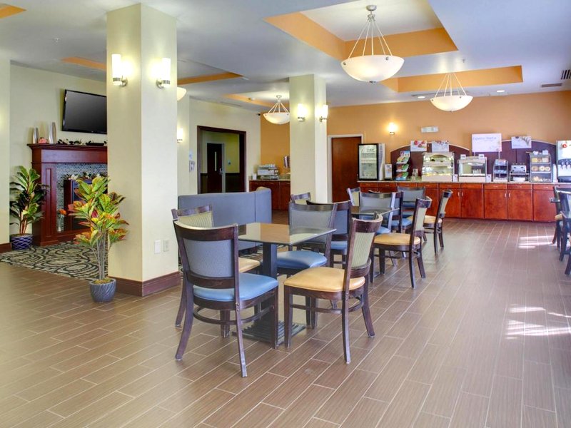 Holiday Inn Express & Suites Cross Lanes By IHGの写真