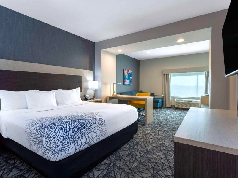 La Quinta Inn & Suites by Wyndham Shorewoodの写真