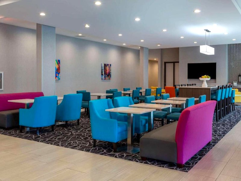 La Quinta Inn & Suites by Wyndham Shorewoodの写真