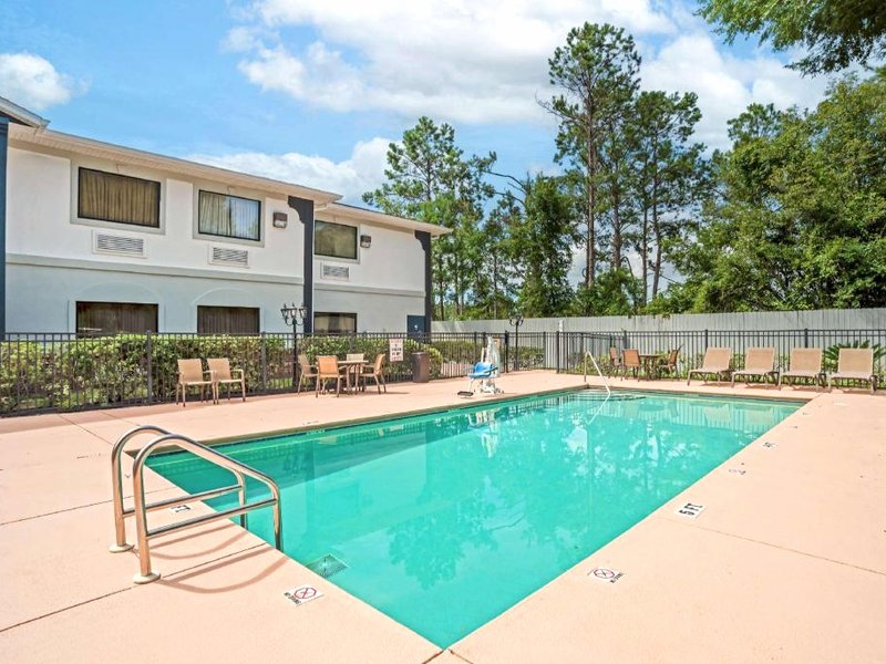 ベストウェスタン ワクラ イン アンド スイーツ (Best Western Wakulla Inn and Suites)の写真