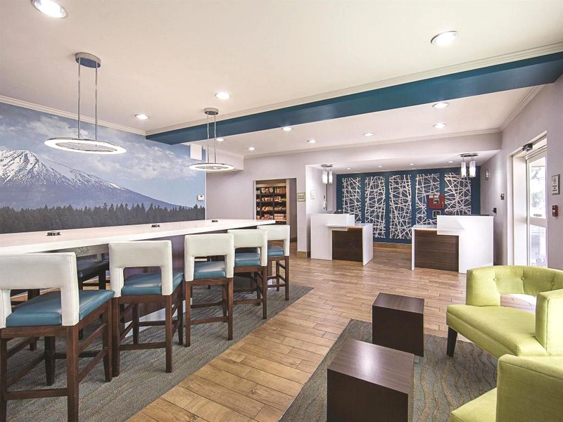 La Quinta Inn & Suites by Wyndham Central Point - Medfordの写真