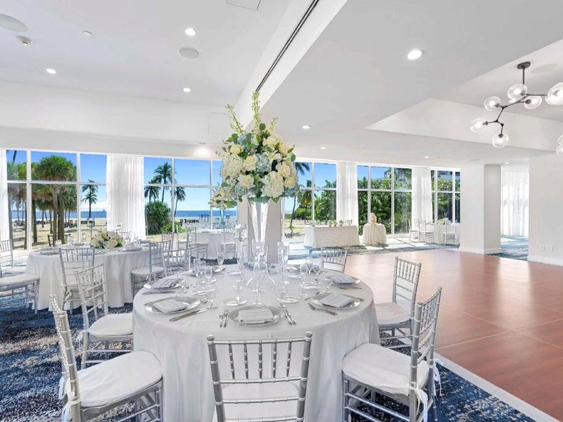 B Ocean Resort Fort Lauderdale Beachの写真
