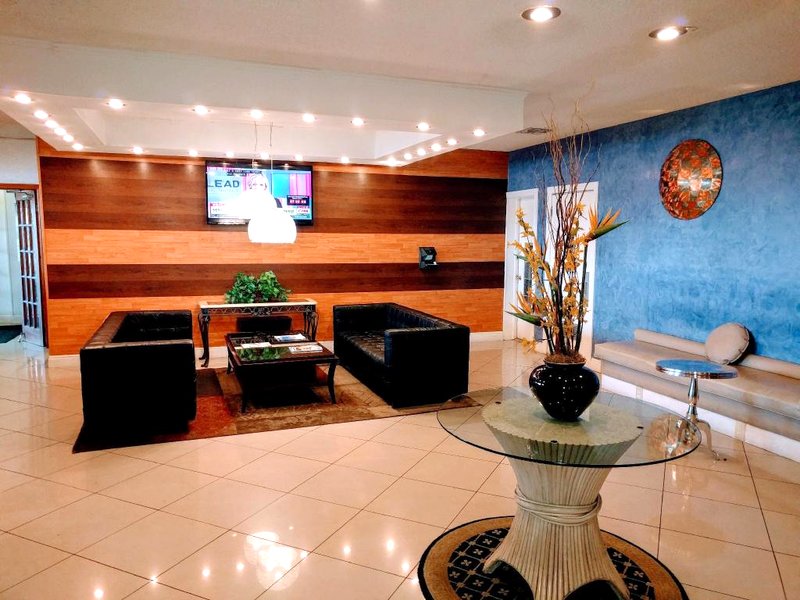 レッド カーペット イン エアポート フォート ローダーデール (Red Carpet Inn Airport Fort Lauderdale)の写真