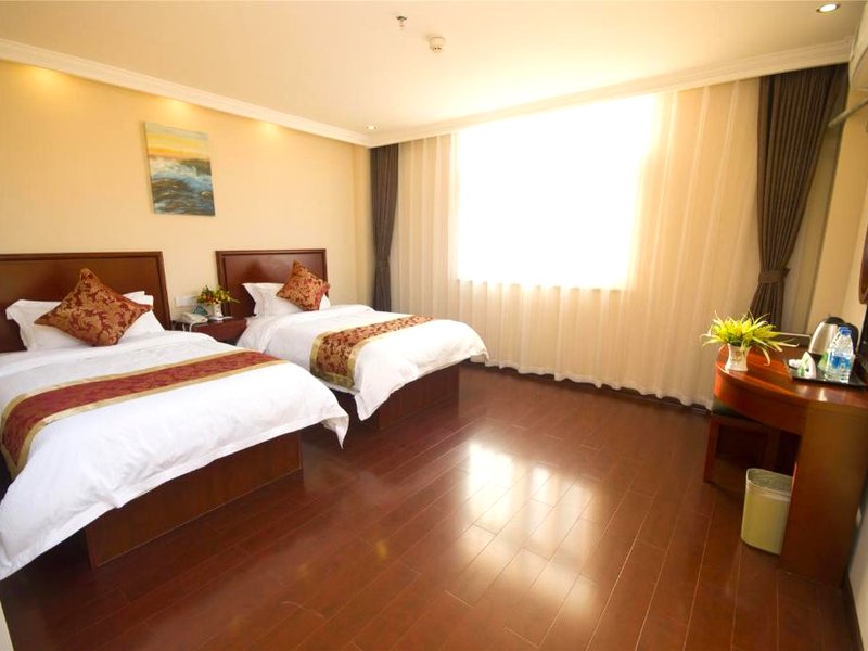 グリーンツリー イン チャオヤン シティ チャオヤン ストリート ファンジー ロード エクスプレス ホテル (GreenTree Inn Chaoyang City Chaoyang Street Fangzhi Road Express Hotel)の写真