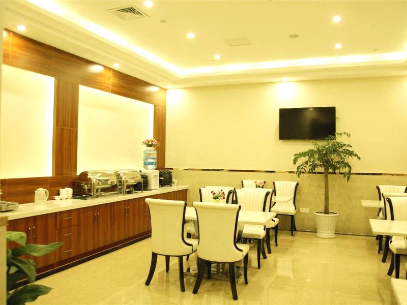 グリーンツリー イン チャオヤン シティ チャオヤン ストリート ファンジー ロード エクスプレス ホテル (GreenTree Inn Chaoyang City Chaoyang Street Fangzhi Road Express Hotel)の写真