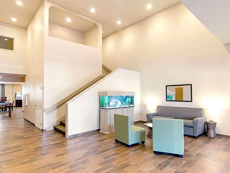 クオリティー イン&スイーツ ニア タンガー アウトレット モール (Quality Inn & Suites Near Tanger Outlet Mall)の写真