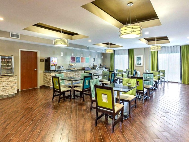 Comfort Suites near Tanger Outlet Mallの写真