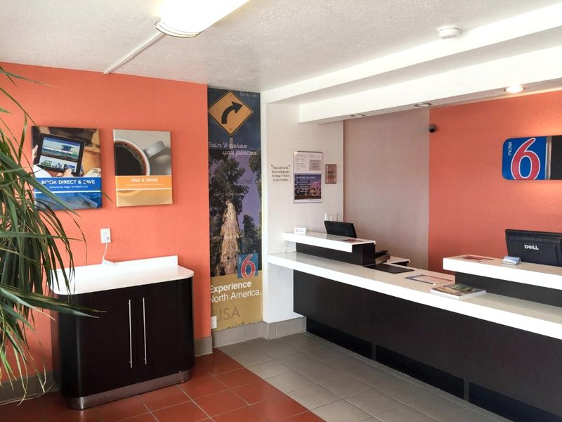 Motel 6 Uvalde, TXの写真
