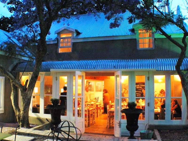 Cafe Felix & Old Oak Manorの写真