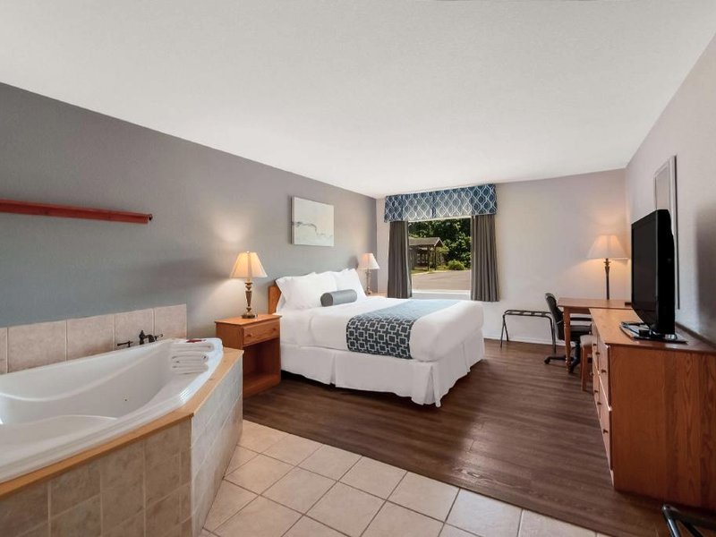 SureStay Plus Hotel by Best Western Berkeley Springsの写真