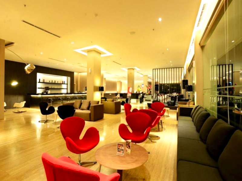 ホテル グランド ズーリ ラハット (Hotel Grand Zuri Lahat)の写真