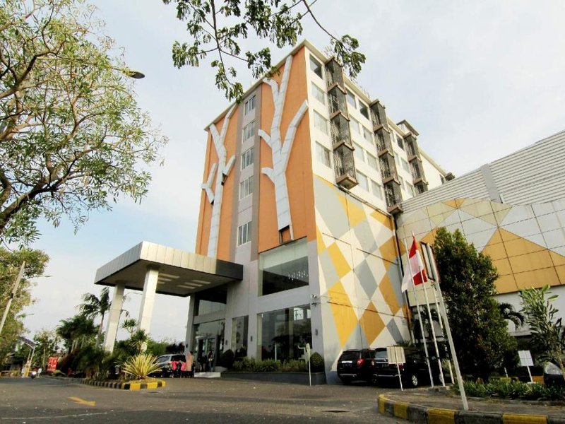 ザ サン ホテル マディウン (The Sun Hotel Madiun)の写真
