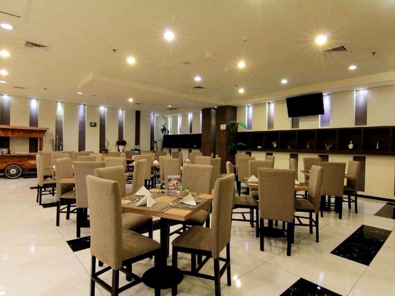 ザ サン ホテル マディウン (The Sun Hotel Madiun)の写真