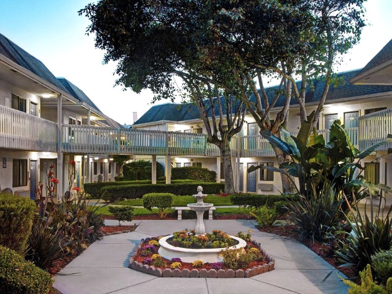 Motel 6 Marina, CA - Montereyの写真