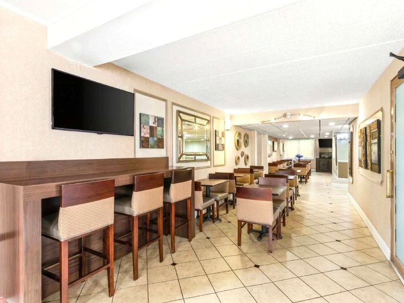 ベストウェスタン ハズレット イン (Best Western Hazlet Inn)の写真