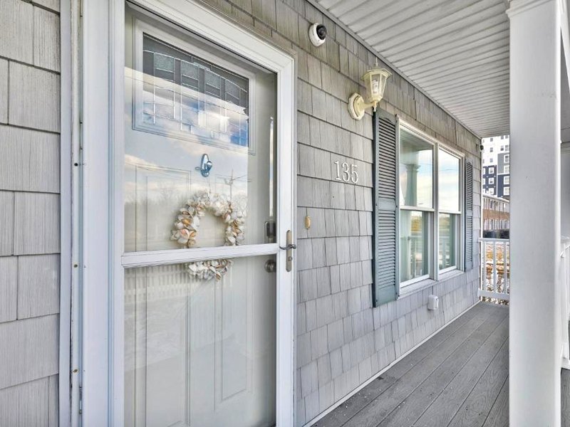 Oceanfront Villa with Skyline Viewsの写真
