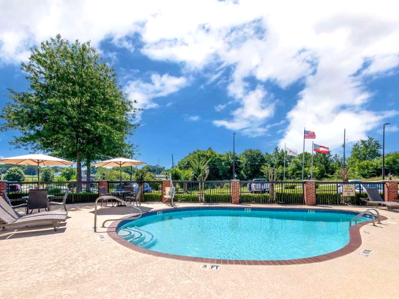 ベストウェスタンプラスレイクラニアゲインズビルホテルアンドスイーツ (Best Western Plus Lake Lanier Gainesville Hotel and Suites)の写真