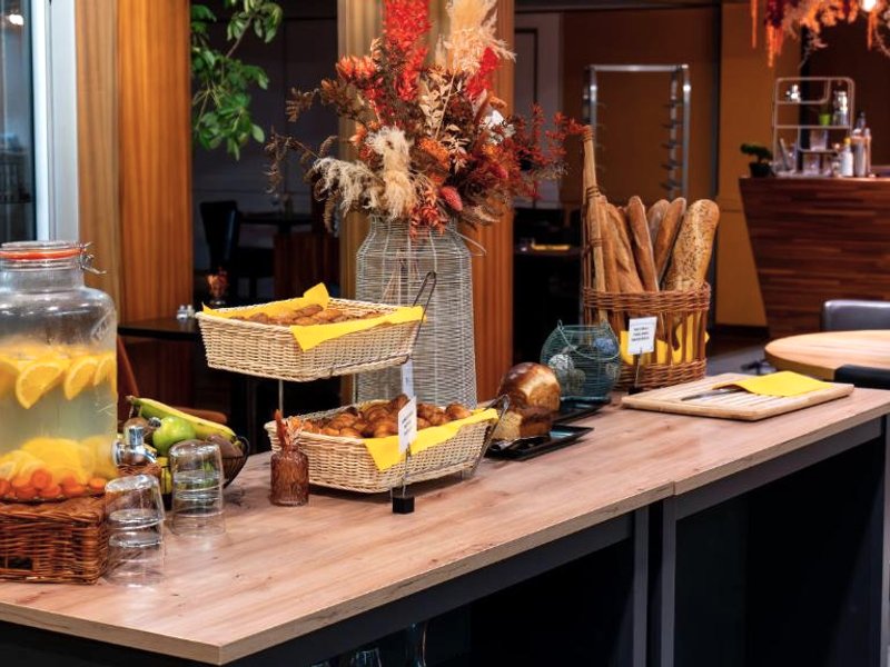 Hotel LES GENETS - Restaurant ATEAの写真