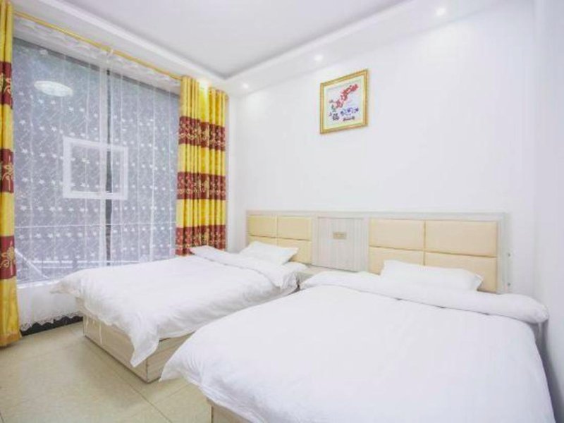 Coloroom Inn (Shennongjia Muyu Bus Passenger Station)の写真