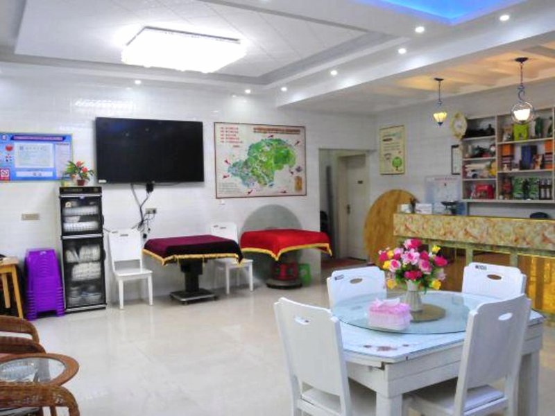 Coloroom Inn (Shennongjia Muyu Bus Passenger Station)の写真