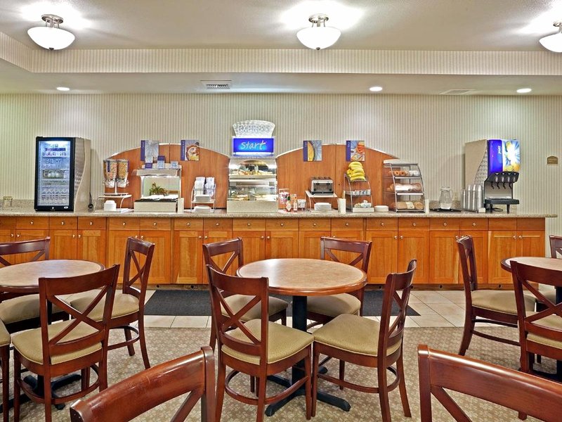 Holiday Inn Express & Suites Lacey – Olympia By IHGの写真
