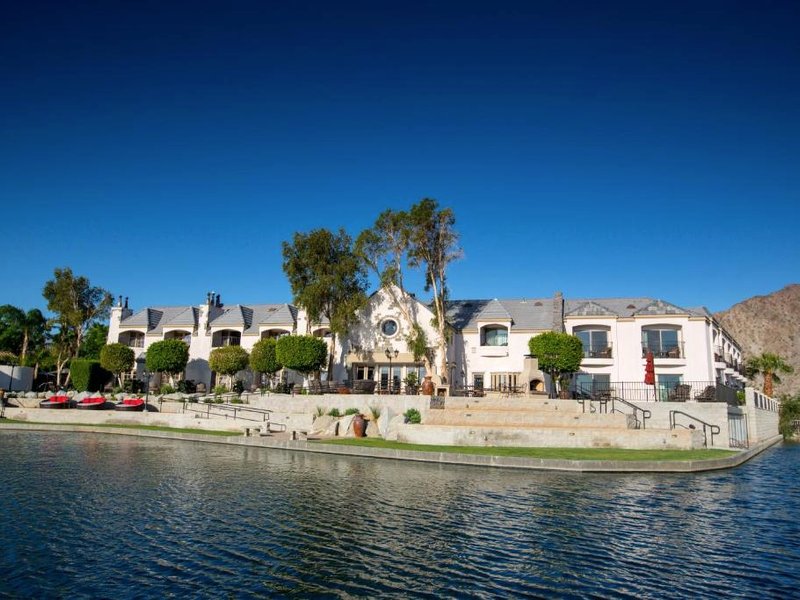 ザ シャトー アット レイク ラ キンタ (The Chateau at Lake La Quinta)の写真