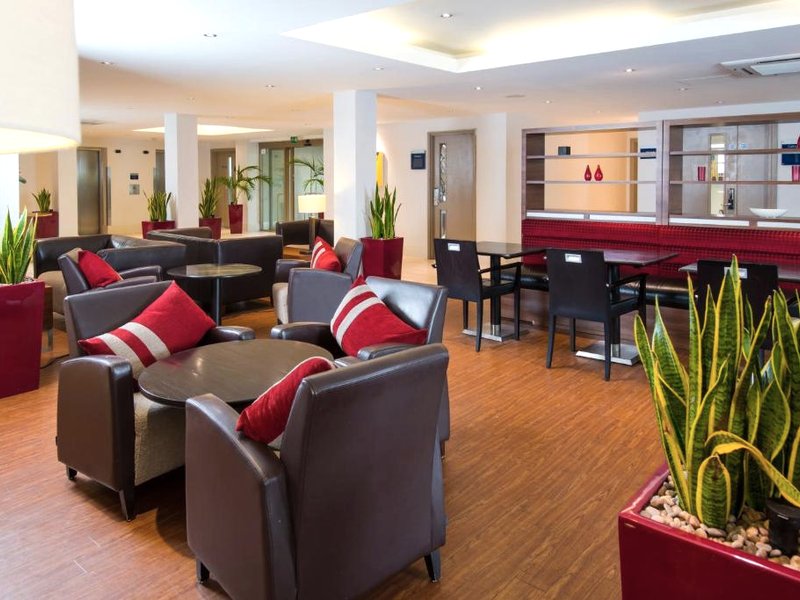 Holiday Inn Express Northampton - South By IHGの写真